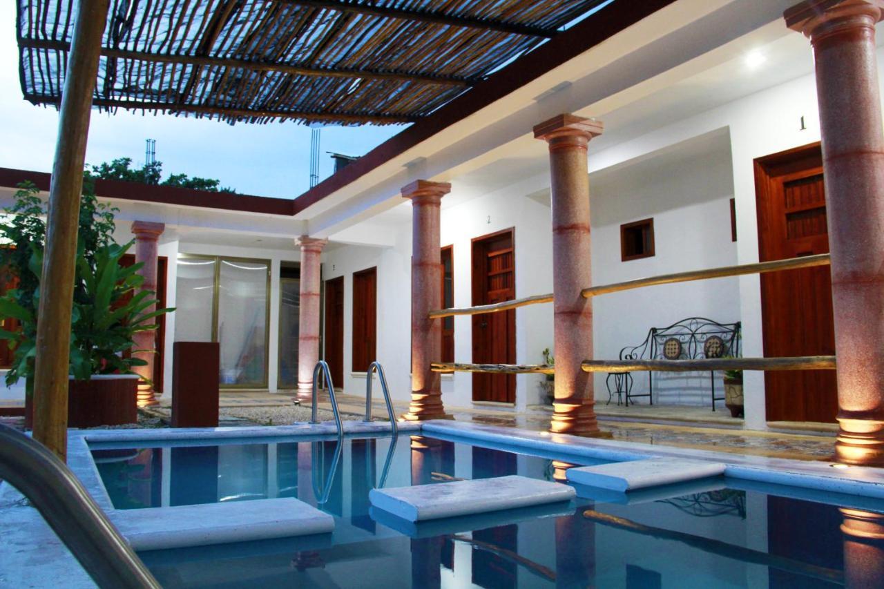 Hotel Las Mestizas Valladolid  Buitenkant foto